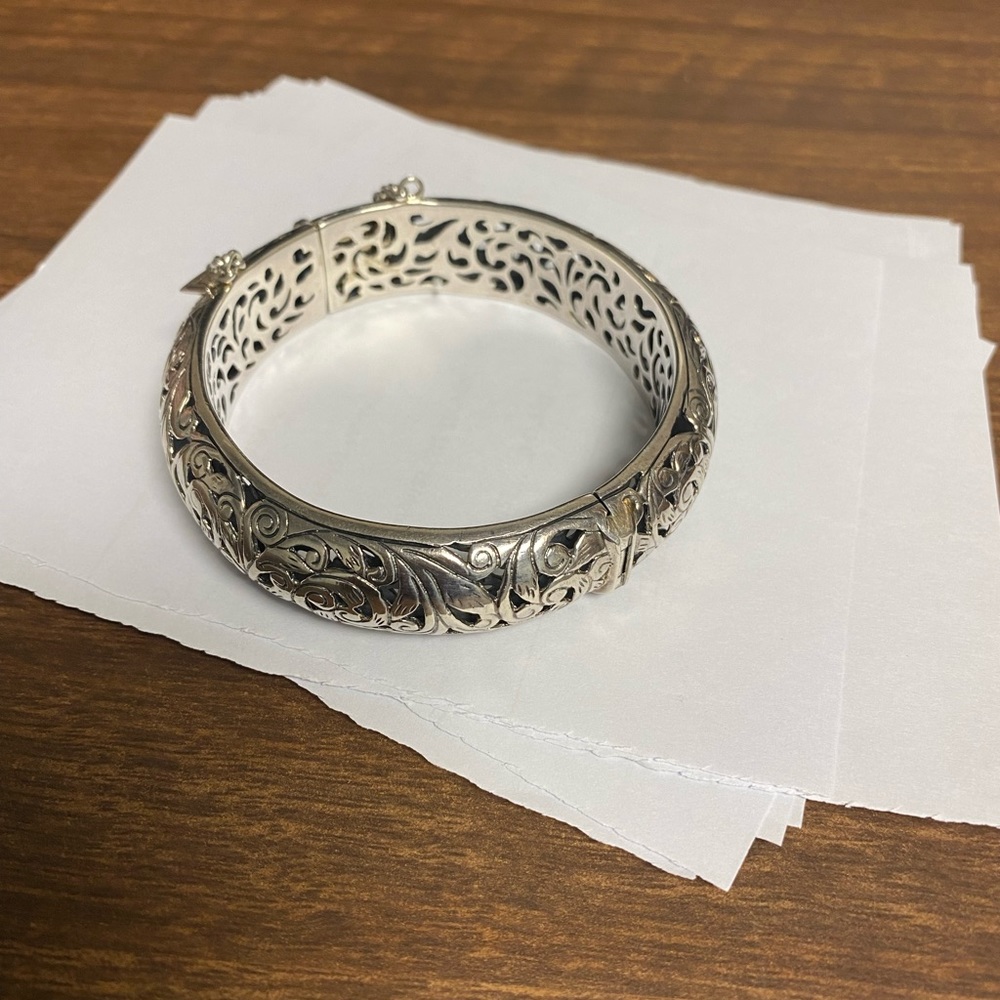 Silpada bangle! Awesome condition!